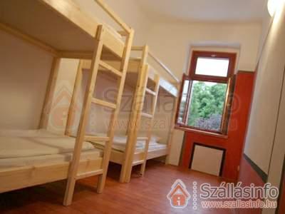 Hostel 61528 (Central Transdanubian > Veszprém megye > Révfülöp)