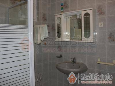 Apartmanház 63526 (Nyugat-Dunántúl > Zala megye > Zalakaros)