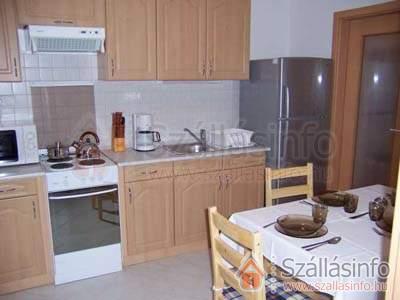 AAA-Apartment 1 (West Transdanubien > Zala megye > Hévíz)