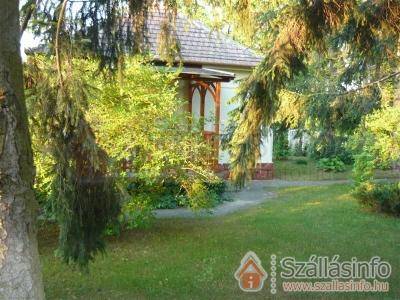 Anna Zöldfenyő Apartman (South Transdanubian > Somogy megye > Fonyód-Bélatelep)
