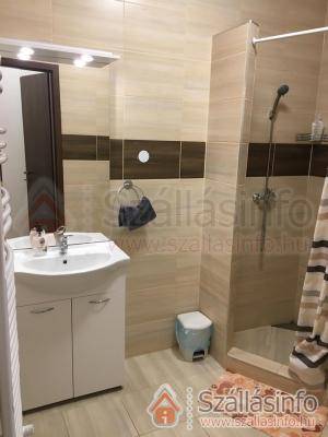 Aranykorona Történelmi Hotel-Étterem (Észak-Magyarország > Borsod-Abaúj-Zemplén megye > Miskolc)