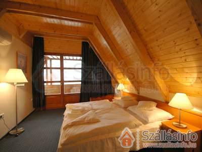 Balatonfői Yacht Club Hotel (Central Transdanubian > Veszprém megye > Balatonkenese)
