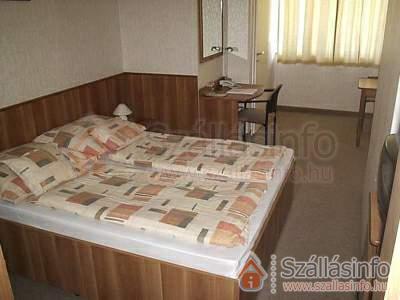 Háry Hotel*** Étterem (South Plain > Bács-Kiskun megye > Kecskemét)