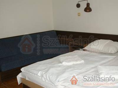 Hotel Lelle** (Süd Transdanubien > Somogy megye > Balatonlelle)