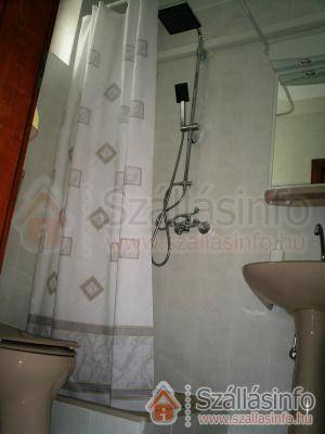 House Black (Nyugat-Dunántúl > Zala megye > Hévíz)