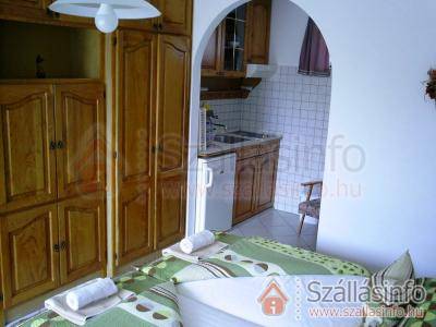 House Black (Nyugat-Dunántúl > Zala megye > Hévíz)