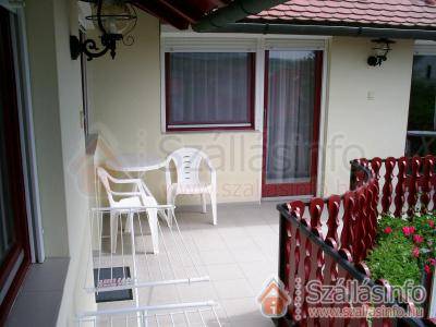 House Black (Nyugat-Dunántúl > Zala megye > Hévíz)