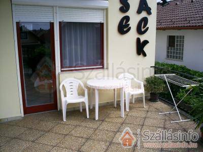 House Black (Nyugat-Dunántúl > Zala megye > Hévíz)