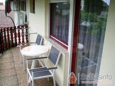 House Black (Nyugat-Dunántúl > Zala megye > Hévíz)