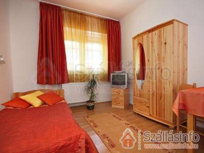 Hungária Apartmanház (South Transdanubian > Baranya megye > Pécs)