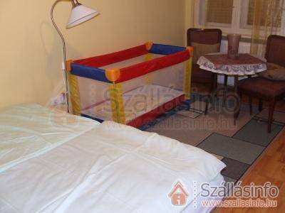 Kápolnás Vendégház (Süd Transdanubien > Tolna megye > Báta)