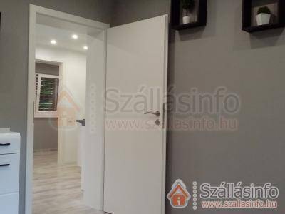 Picurka Apartmanház (Dél-Dunántúl > Somogy megye > Balatonszéplak)