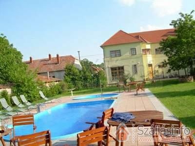 Rábensteiner Apartman Panzió (Nyugat-Dunántúl > Győr-Moson-Sopron megye > Fertőd)