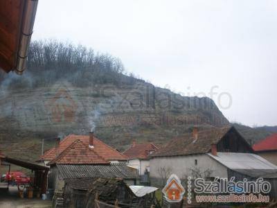 Szikla Vendégház (North Hungary > Heves megye > Istenmezeje)