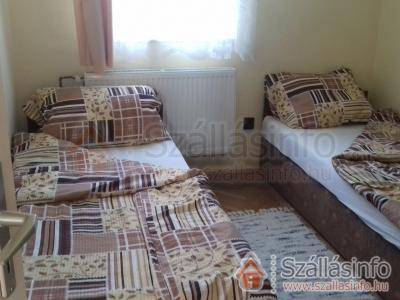 Vadrózsa Nyaraló (Nyugat-Dunántúl > Zala megye > Balatongyörök-Becehegy)