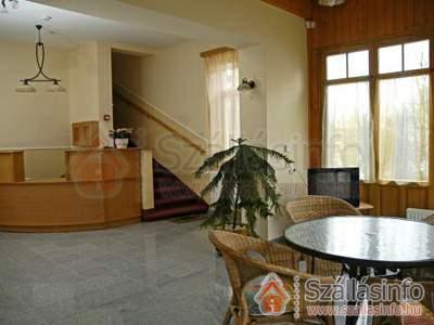 Villa Sakura Panzió (West Transdanubian > Győr-Moson-Sopron megye > Sopron)